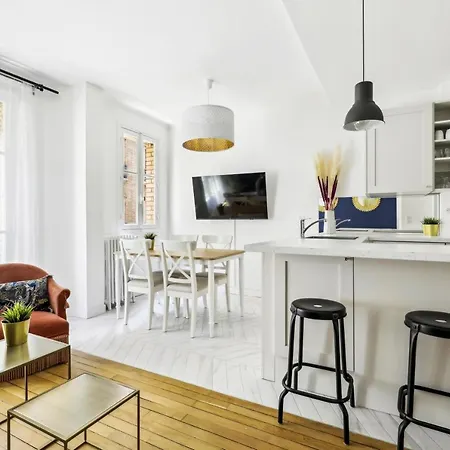 Luxury Near Monceau & Wagram Апартаменты *